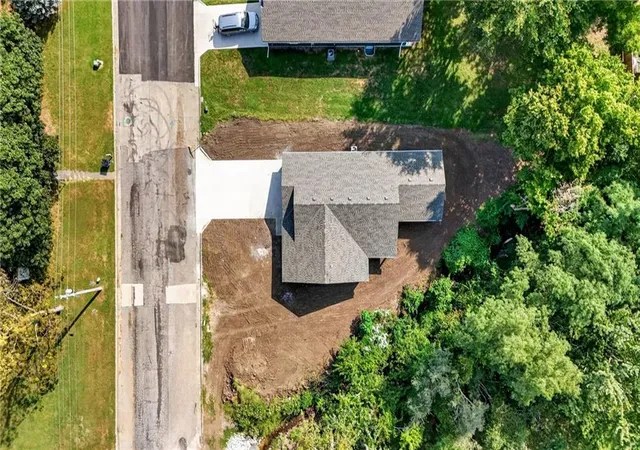 Photo 36 of Single family home for sale at 301 W 18th Street, Higginsville, MO 64037 | MLS# 2641780 | Listing updated on 2026-09-12