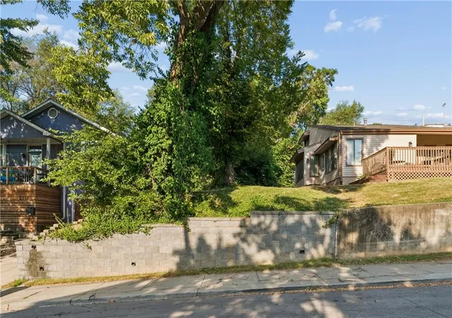 Photo 3 of Land for sale at 2114 Belleview Ave, Kansas City, MO 64108 | MLS# 2641822 | Listing updated on 2026-09-12