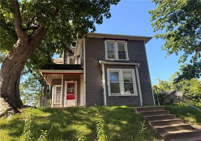 Single family home for sale at 515 T St, Atchison, KS 66002 | MLS# 2641844