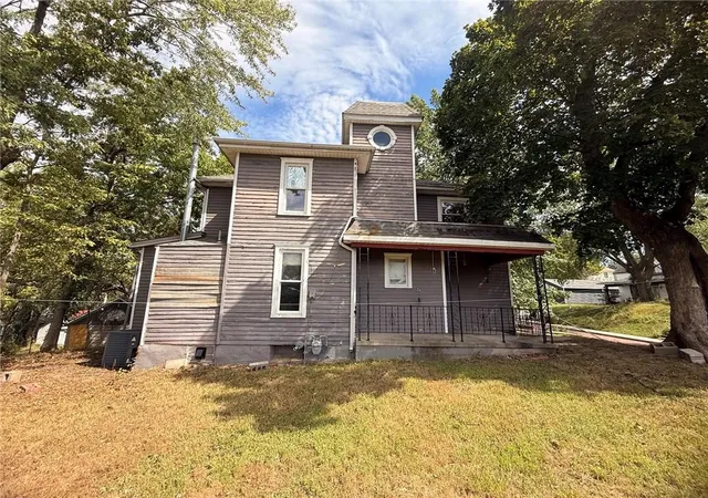 Photo 3 of Single family home for sale at 515 T St, Atchison, KS 66002 | MLS# 2641844 | Listing updated on 2026-09-14