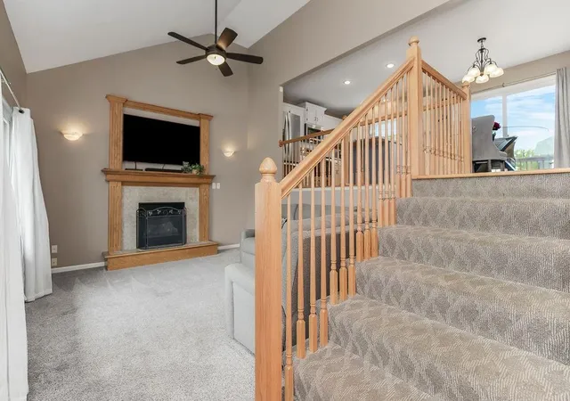 Photo 3 of Single family home for sale at 916 Cochise Dr, Independence, MO 64056 | MLS# 2641883 | Listing updated on 2026-09-12