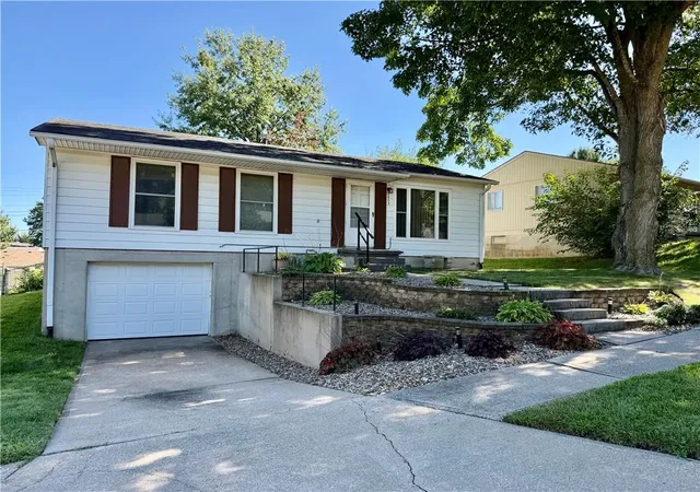 Photo 2 of Single family home for sale at 2403 College Ln W, St Joseph, MO 64503 | MLS# 2641889 | Listing updated on 2026-09-15