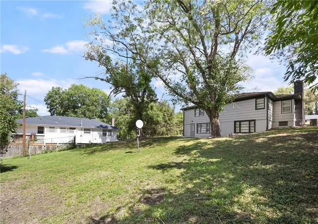 Photo 3 of Single family home for sale at 7210 Hullwood Ave, Kansas City, MO 64133 | MLS# 2641914 | Listing updated on 2026-09-15