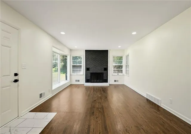 Photo 4 of Single family home for sale at 7210 Hullwood Ave, Kansas City, MO 64133 | MLS# 2641914 | Listing updated on 2026-09-15
