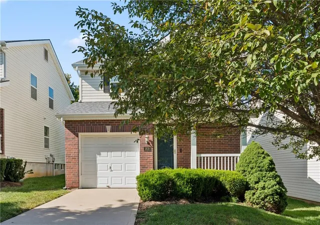 Photo 2 of Single family home for sale at 1818 Nw 82nd Street, Kansas City, MO 64151 | MLS# 2641925 | Listing updated on 2026-09-14