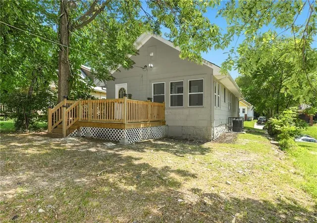 Photo 3 of Single family home for sale at 4526 Park Ave, Kansas City, MO 64130 | MLS# 2641930 | Listing updated on 2026-09-14