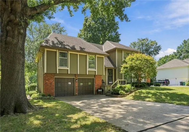 Photo 1 of Single family home for sale at 2201 W 120th Street, Leawood, KS 66209 | MLS# 2642037 | Listing updated on 2026-09-15