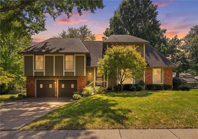 Photo 2 of Single family home for sale at 2201 W 120th Street, Leawood, KS 66209 | MLS# 2642037 | Listing updated on 2026-09-15