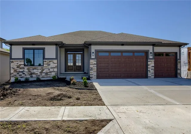 Photo 1 of Sale Pending at 1853 Arbor Trl, Liberty, MO 64068 | MLS# 2642111 | Listing updated on 2026-09-14