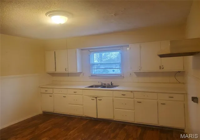 Photo 4 of Single family home for sale at 768 Leon St, East Saint Louis, IL 62206 | MLS# MIS25033858 | Listing updated on 2026-09-11