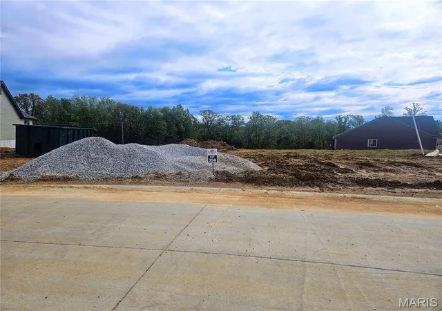 Photo 3 of Sale Pending at 10704 Trenton Ln #TBB, Foristell, MO 63348 | MLS# MIS25034298 | Listing updated on 2026-09-15