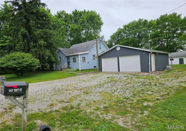 Photo 3 of Single family home for sale at 143 Taft St, Marissa, IL 62257 | MLS# MIS25035821 | Listing updated on 2026-09-09