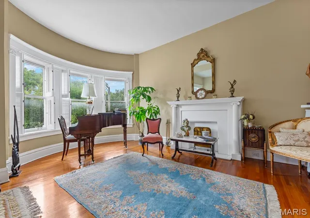 Photo 3 of Condo for sale at 10 N Kingshighway Blvd #2CN, Saint Louis, MO 63108 | MLS# MIS25045314 | Listing updated on 2026-09-15