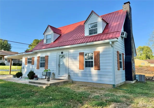 Photo 1 of Single family home for sale at 1409 S Washington St, Salem, MO 65560 | MLS# MIS25046294 | Listing updated on 2026-09-14