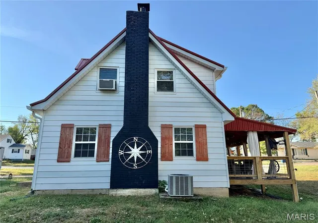 Photo 2 of Single family home for sale at 1409 S Washington St, Salem, MO 65560 | MLS# MIS25046294 | Listing updated on 2026-09-14