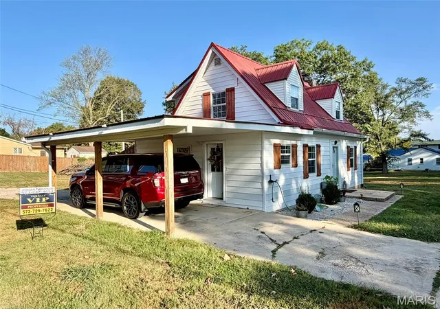 Photo 4 of Single family home for sale at 1409 S Washington St, Salem, MO 65560 | MLS# MIS25046294 | Listing updated on 2026-09-14