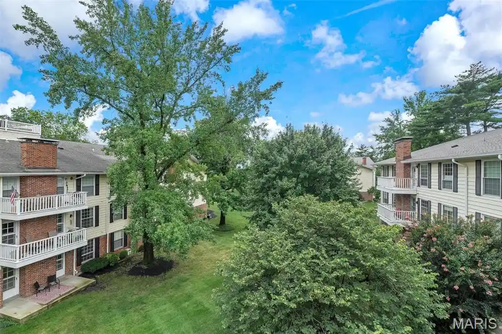 Listing Photo 2 - Condo for sale in 1511 Hampton Hall Dr located at 1511 Hampton Hall Dr, Chesterfield, MO 63017 - Unit #19 & 20
