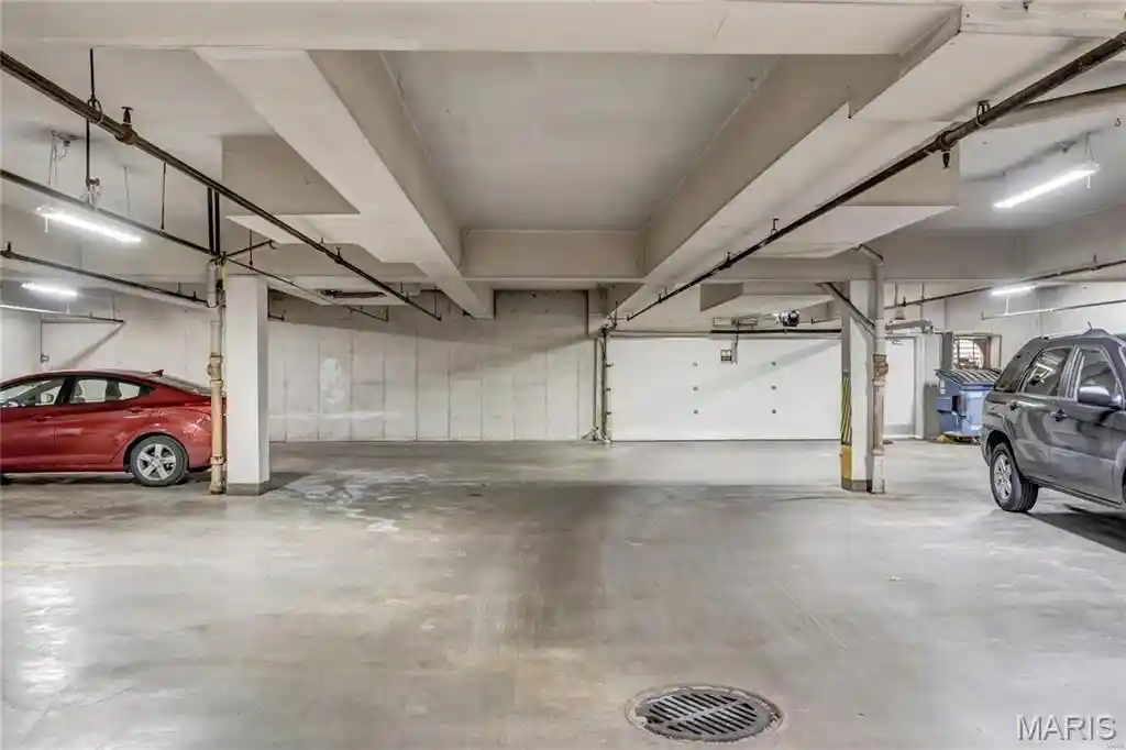 Listing Photo 44 - Condo for sale in 1511 Hampton Hall Dr located at 1511 Hampton Hall Dr, Chesterfield, MO 63017 - Unit #19 & 20