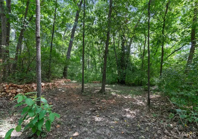 Photo 3 of Sale Pending at 908 Hanna Rd, Manchester, MO 63021 | MLS# MIS25052510 | Listing updated on 2026-09-26