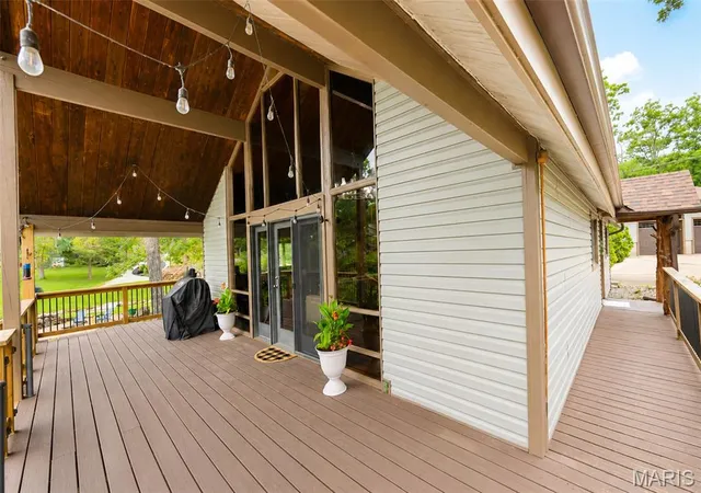 Photo 2 of Sale Pending at 1382 Osage Rd, Cuba, MO 65453 | MLS# MIS25059406 | Listing updated on 2026-09-14