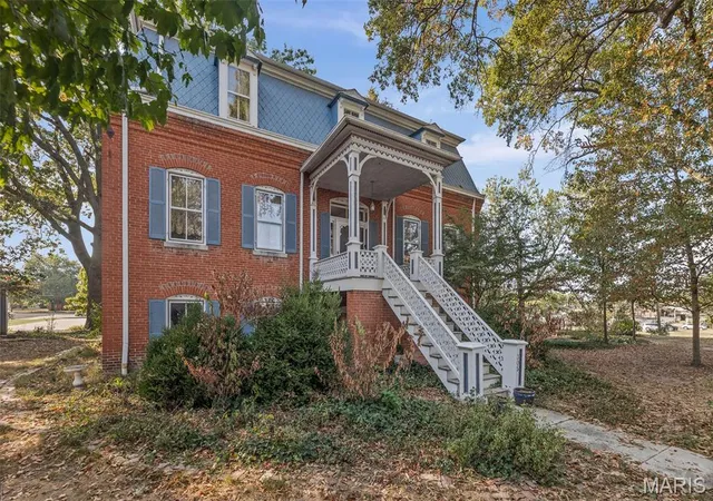 Photo 3 of Single family home for sale at 305 N Hanover St, Okawville, IL 62271 | MLS# MIS25068551 | Listing updated on 2026-09-11