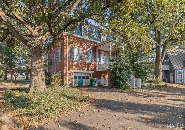 Photo 3 of Single family home for sale at 305 N Hanover St, Okawville, IL 62271 | MLS# MIS25068551 | Listing updated on 2026-09-11
