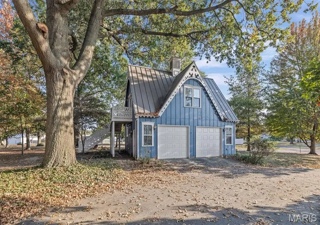 Photo 4 of Single family home for sale at 305 N Hanover St, Okawville, IL 62271 | MLS# MIS25068551 | Listing updated on 2026-09-11