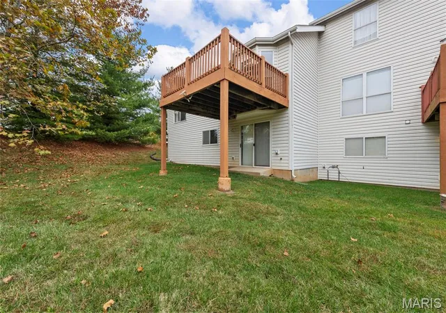 Photo 2 of Single family home for sale at 101 Robbins Way Dr, Florissant, MO 63034 | MLS# MIS25071468 | Listing updated on 2026-10-02