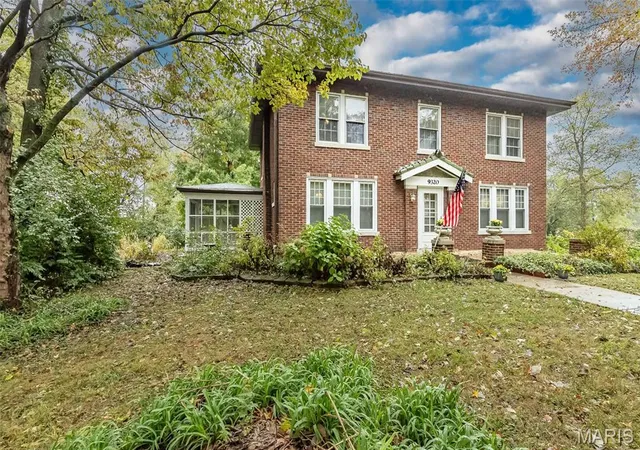 Photo 2 of Single family home for sale at 9320 Lincoln Dr, Saint Louis, MO 63127 | MLS# MIS25072395 | Listing updated on 2026-09-14
