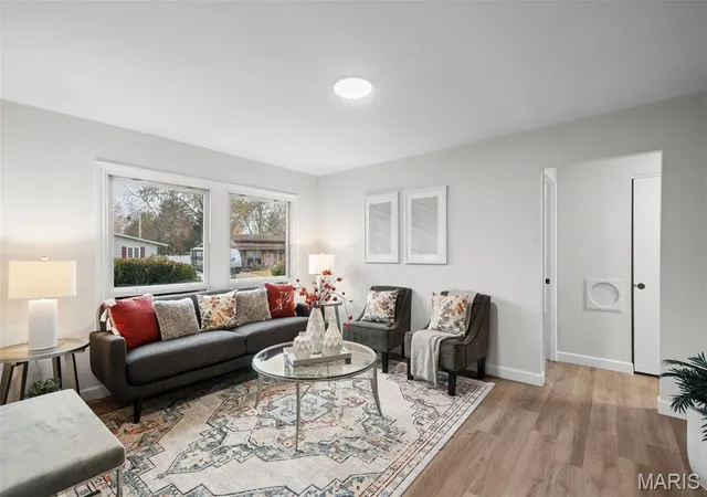 Photo 3 of Single family home for sale at 1265 Central Pkwy, Florissant, MO 63031 | MLS# MIS25076020 | Listing updated on 2026-09-29