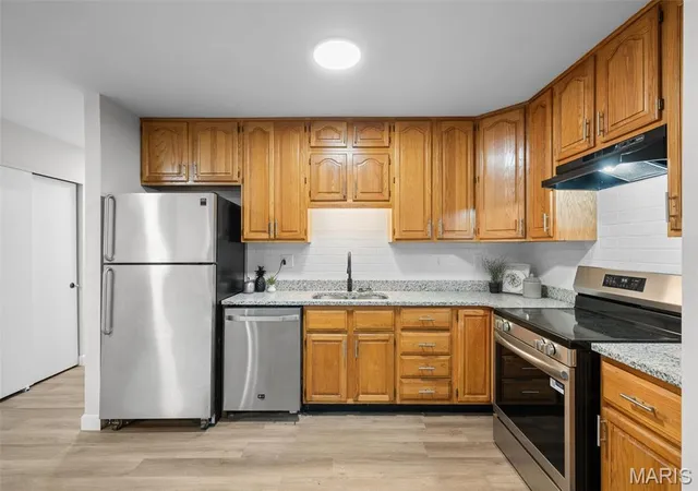 Photo 4 of Single family home for sale at 1265 Central Pkwy, Florissant, MO 63031 | MLS# MIS25076020 | Listing updated on 2026-09-29