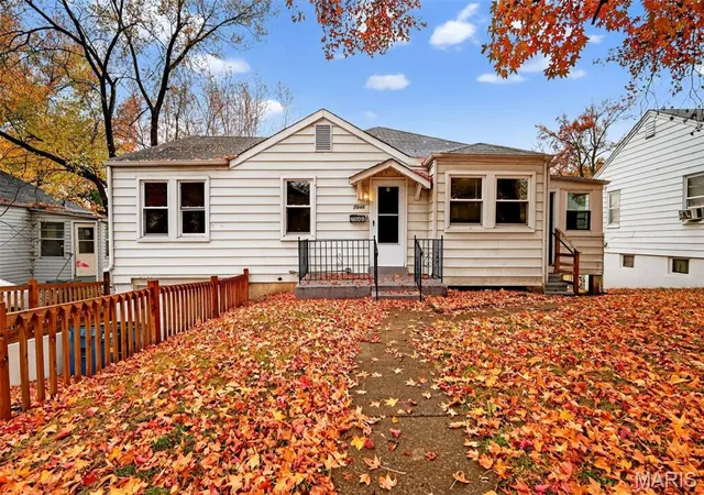 Photo 1 of Single family home for sale at 7046 Roslyn Dr, Saint Louis, MO 63136 | MLS# MIS25077362 | Listing updated on 2026-09-22