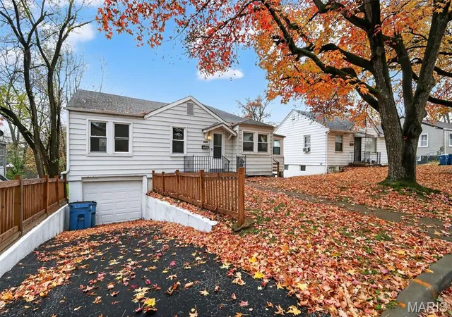 Photo 2 of Single family home for sale at 7046 Roslyn Dr, Saint Louis, MO 63136 | MLS# MIS25077362 | Listing updated on 2026-09-22