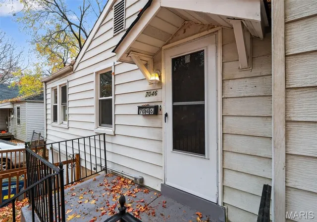 Photo 3 of Single family home for sale at 7046 Roslyn Dr, Saint Louis, MO 63136 | MLS# MIS25077362 | Listing updated on 2026-09-22