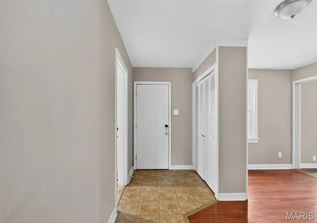 Photo 4 of Single family home for sale at 7046 Roslyn Dr, Saint Louis, MO 63136 | MLS# MIS25077362 | Listing updated on 2026-09-22