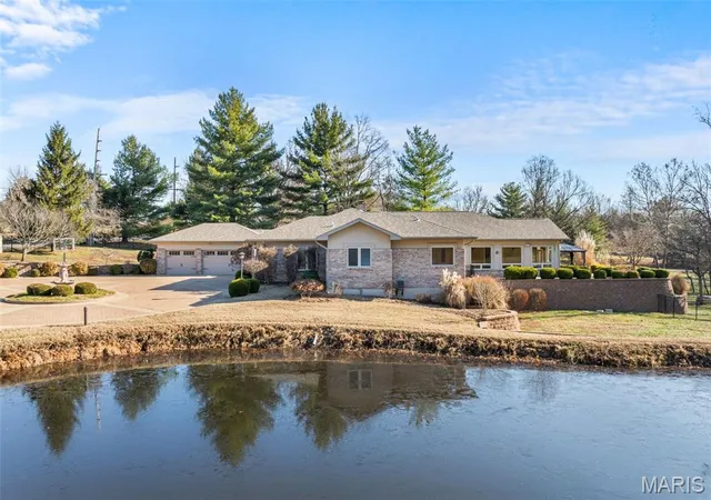 Photo 3 of Single family home for sale at 6414 Country Club Rd, Washington, MO 63090 | MLS# MIS25080491 | Listing updated on 2026-09-11