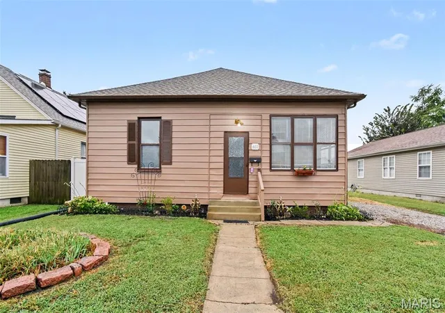 Photo 1 of Single family home for sale at 403 State St, Dupo, IL 62239 | MLS# MIS25082827 | Listing updated on 2026-09-12