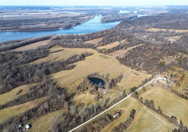 Photo 3 of House for sale at 2998 Gresham Hollow Rd, Hamburg, IL 62045 | MLS# MIS26000323 | Listing updated on 2026-09-08
