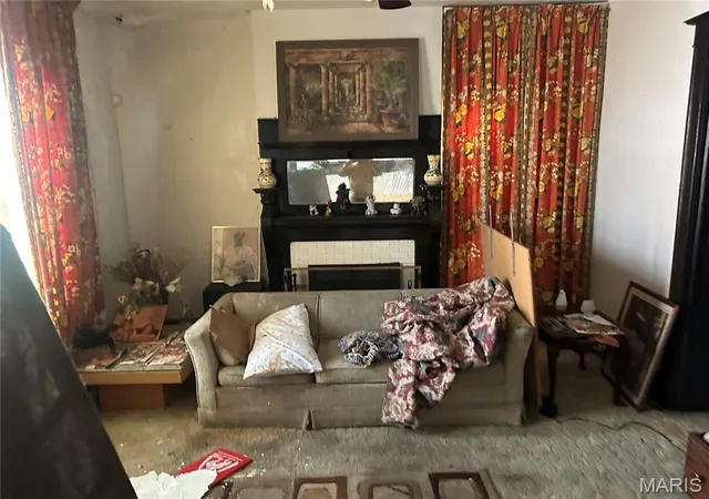 Photo 3 of Sale Pending at 5226 Theodosia Ave, Saint Louis, MO 63113 | MLS# MIS26001193 | Listing updated on 2026-10-08