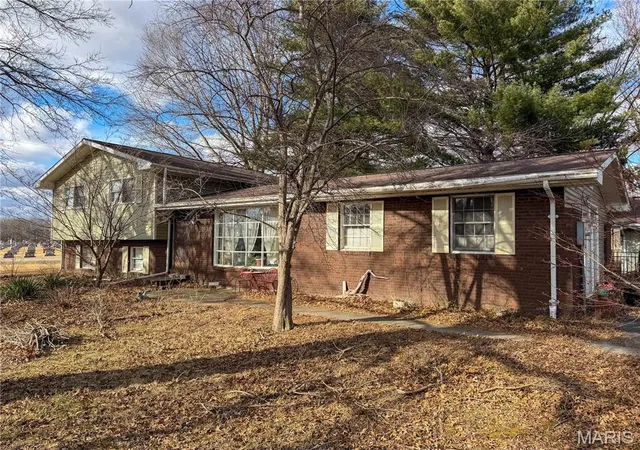 Photo 1 of Single family home for sale at 109 Maple St, Benld, IL 62009 | MLS# MIS26002693 | Listing updated on 2026-09-10