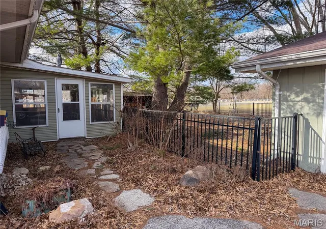 Photo 3 of Single family home for sale at 109 Maple St, Benld, IL 62009 | MLS# MIS26002693 | Listing updated on 2026-09-10