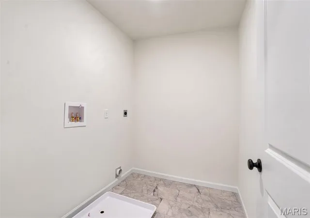 Photo 2 of Single family home for sale at 35 Bluestem Ct, Lake Saint Louis, MO 63367 | MLS# MIS26004200 | Listing updated on 2026-09-11