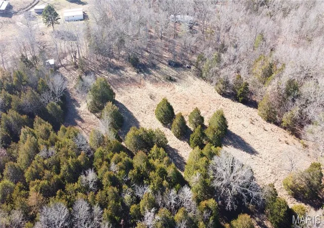 Photo 3 of Sale Pending at 10827 Scout Camp Rd, Bismarck, MO 63624 | MLS# MIS26004328 | Listing updated on 2026-09-10