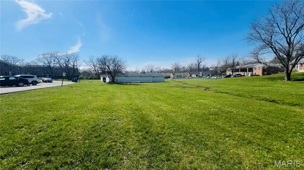 Listing Photo 11 - Condo for sale in 3122 Carnaby Ln located at 3122 Carnaby Ln, Bridgeton, MO 63044 - Unit 3122 Carnaby Ln