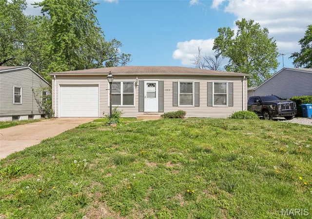 Photo 1 of Sale Pending at 12373 Santa Maria Dr, Saint Louis, MO 63138 | MLS# MIS26005313 | Listing updated on 2026-10-07