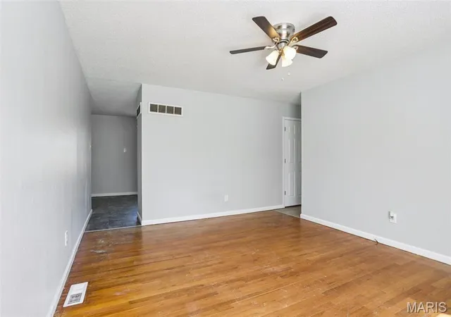 Photo 3 of Sale Pending at 12373 Santa Maria Dr, Saint Louis, MO 63138 | MLS# MIS26005313 | Listing updated on 2026-10-07