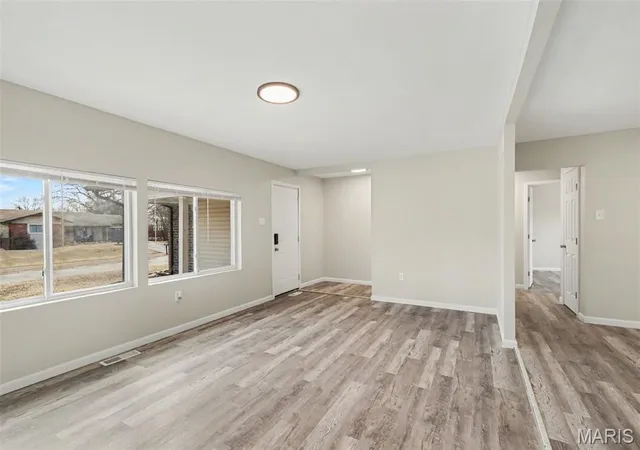 Photo 2 of Single family home for sale at 2855 Devonshire Dr, Florissant, MO 63033 | MLS# MIS26007218 | Listing updated on 2026-09-28