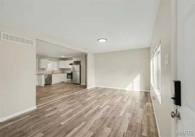 Photo 3 of Single family home for sale at 2855 Devonshire Dr, Florissant, MO 63033 | MLS# MIS26007218 | Listing updated on 2026-09-28