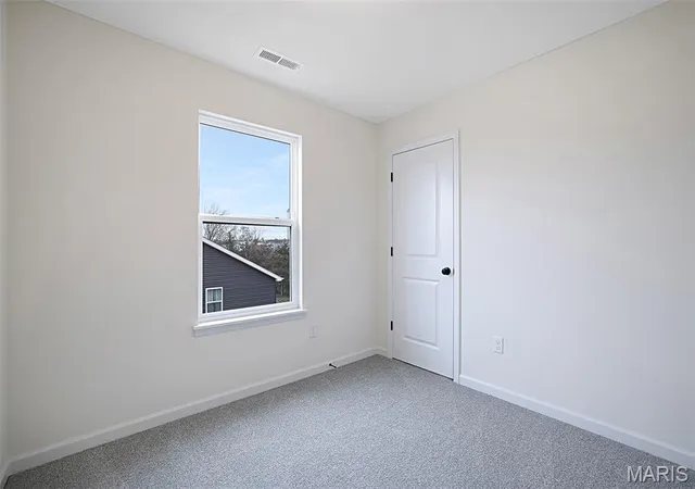 Photo 4 of Single family home for sale at 1076 Vardon Meadows Dr, Union, MO 63084 | MLS# MIS26008592 | Listing updated on 2026-09-11