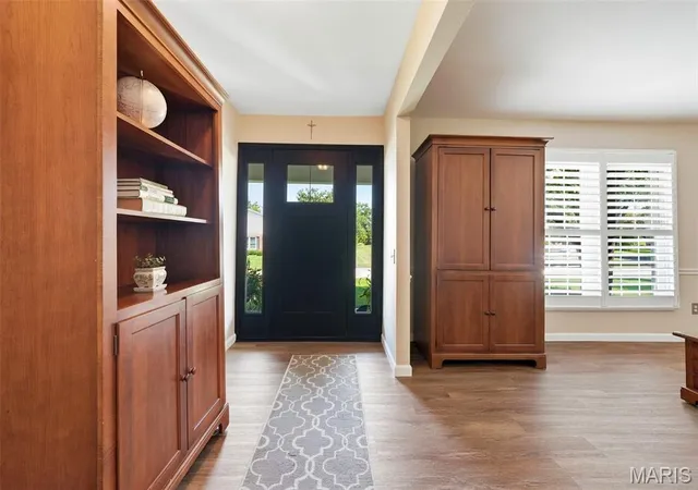 Photo 3 of Sale Pending at 315 Prince Towne Dr, Saint Louis, MO 63141 | MLS# MIS26012243 | Listing updated on 2026-09-14